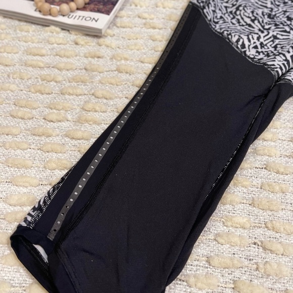 Lululemon Women’s 8 Run - Picture 7 of 9